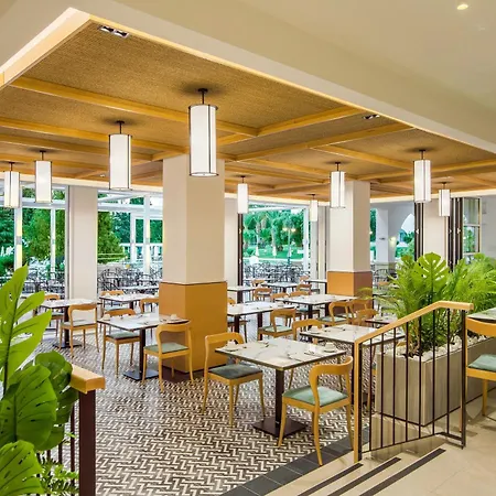 普阿塔尼斯塔酒店