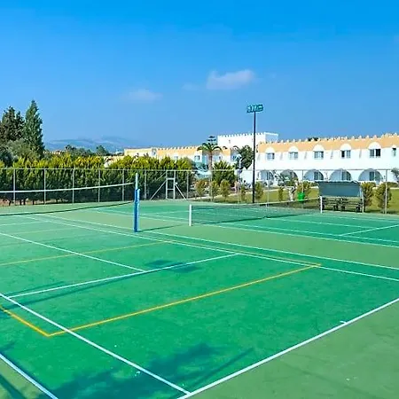 بلاتانيستا منتجع 4*