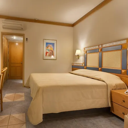 Platanista Semesteranläggning (resort) Kos