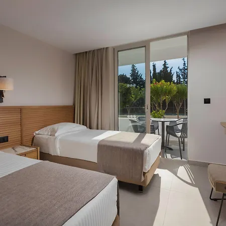 プラタニスタ コス・タウン