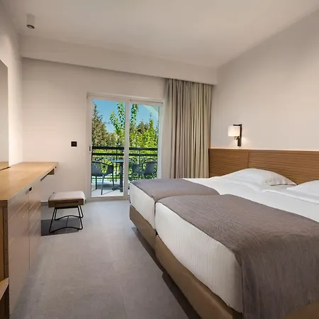 Semesteranläggning (resort) Platanista 4*